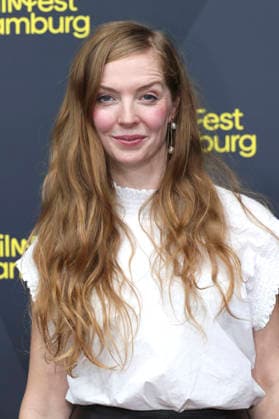 Pheline Roggan at the premiere of the ARD series *Friesenjunkies* at the 34th Hamburg Film Festival 2026 at Cinemaxx Dammtor in Hamburg, September 25, 2026 Foto:xgbrcix xFuturexImagex friesenjunkies_6912