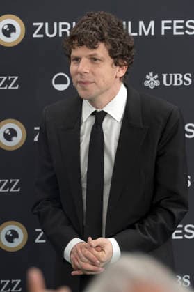Jesse Eisenberg at the premiere of the film *The Debut* at the 22nd Zurich Film Festival at the Kongresshaus Zürich, September 25, 2026 Foto:xA.xRaemyx xFuturexImagex debut_6301