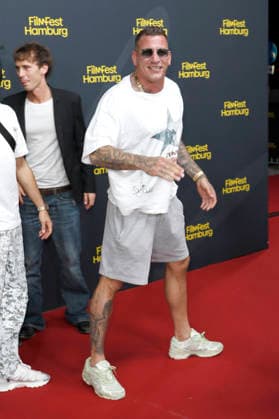 Gzuz at the premiere of the ARD series *Friesenjunkies* at the 34th Hamburg Film Festival 2026 at Cinemaxx Dammtor in Hamburg, September 25, 2026 Foto:xC.xTamckex xFuturexImagex friesenjunkies_6937