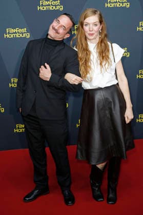 Sönke Möhring and Pheline Roggan at the premiere of the ARD series *Friesenjunkies* at the 34th Filmfest Hamburg 2026 at Cinemaxx Dammtor in Hamburg, September 25, 2026 Foto:xC.xTamckex xFuturexImagex friesenjunkies_6968