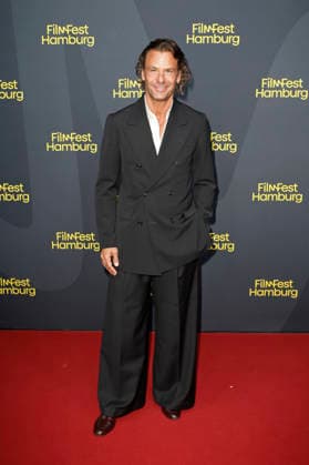 Stephan Luca at the premiere of the ARD series *Friesenjunkies* at the 34th Filmfest Hamburg 2026 at Cinemaxx Dammtor in Hamburg, September 25, 2026 Foto:xC.xTamckex xFuturexImagex friesenjunkies_6988