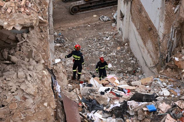 5 missing after explosion collapses building in historic heart of Athens ATHENS, GREECE - SEPTEMBER 26: Rescuers search for survivors after a blast in the Plaka district of Athens, Greece, on September 26, 2026. Costas Baltas Anadolu Athens Greece. Editorial use only. Please get in touch for any other usage.  Copyright: x2026xAnadoluxCostasxBaltasx