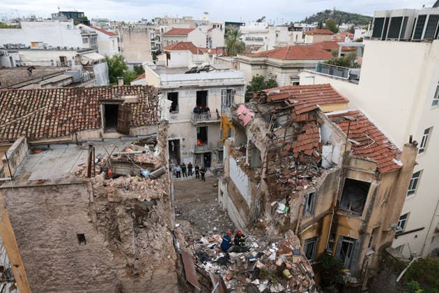 5 missing after explosion collapses building in historic heart of Athens ATHENS, GREECE - SEPTEMBER 26: Rescuers search for survivors after a blast in the Plaka district of Athens, Greece, on September 26, 2026. Costas Baltas Anadolu Athens Greece. Editorial use only. Please get in touch for any other usage.  Copyright: x2026xAnadoluxCostasxBaltasx