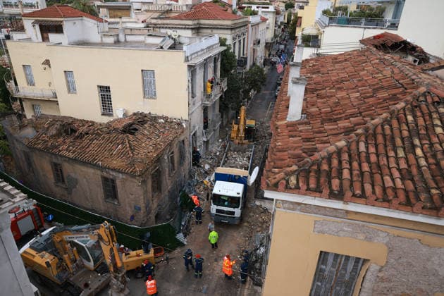 5 missing after explosion collapses building in historic heart of Athens ATHENS, GREECE - SEPTEMBER 26: Rescuers search for survivors after a blast in the Plaka district of Athens, Greece, on September 26, 2026. Costas Baltas Anadolu Athens Greece. Editorial use only. Please get in touch for any other usage.  Copyright: x2026xAnadoluxCostasxBaltasx