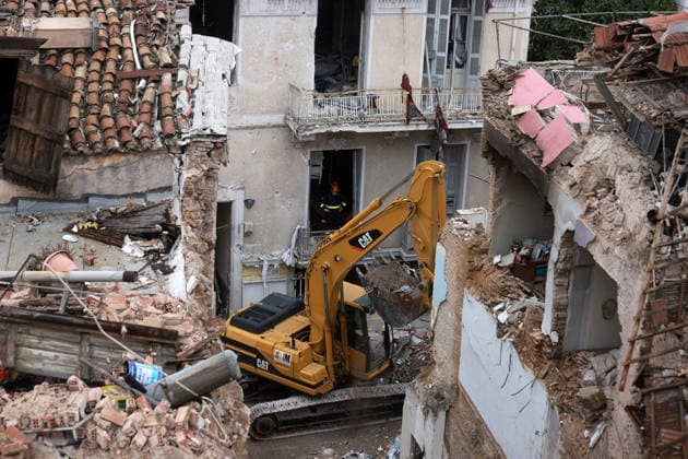 5 missing after explosion collapses building in historic heart of Athens ATHENS, GREECE - SEPTEMBER 26: Rescuers search for survivors after a blast in the Plaka district of Athens, Greece, on September 26, 2026. Costas Baltas Anadolu Athens Greece. Editorial use only. Please get in touch for any other usage.  Copyright: x2026xAnadoluxCostasxBaltasx