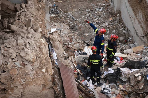 5 missing after explosion collapses building in historic heart of Athens ATHENS, GREECE - SEPTEMBER 26: Rescuers search for survivors after a blast in the Plaka district of Athens, Greece, on September 26, 2026. Costas Baltas Anadolu Athens Greece. Editorial use only. Please get in touch for any other usage.  Copyright: x2026xAnadoluxCostasxBaltasx