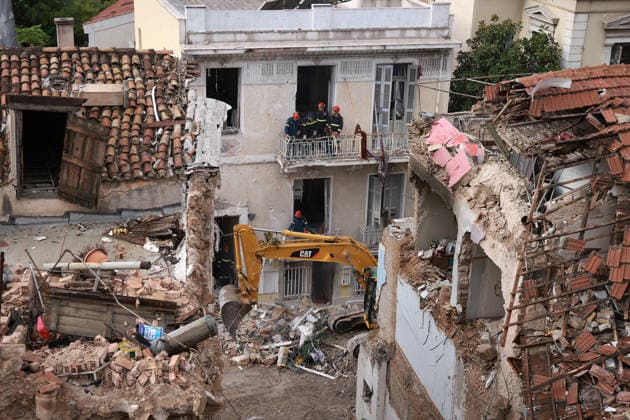 5 missing after explosion collapses building in historic heart of Athens ATHENS, GREECE - SEPTEMBER 26: Rescuers search for survivors after a blast in the Plaka district of Athens, Greece, on September 26, 2026. Costas Baltas Anadolu Athens Greece. Editorial use only. Please get in touch for any other usage.  Copyright: x2026xAnadoluxCostasxBaltasx