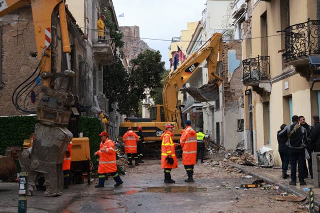 5 missing after explosion collapses building in historic heart of Athens ATHENS, GREECE - SEPTEMBER 26: Rescuers search for survivors after a blast in the Plaka district of Athens, Greece, on September 26, 2026. Costas Baltas Anadolu Athens Greece. Editorial use only. Please get in touch for any other usage.  Copyright: x2026xAnadoluxCostasxBaltasx