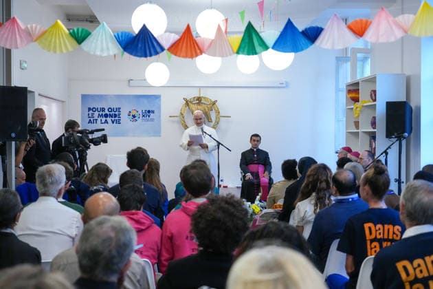 IPA88988663 - France, Paris, Vatican, September 26, 2026 Pope Leo XIV visits the Maison Bakhita Center for Accompaniment and Social Integration, dedicated to welcoming and supporting migrants, during his apostolic journey to France. Photo by POOL Catholic Press Photo  Copyright: xPOOL xCatholicxPressxPhotox xPOOL xCatholicxPressxPhotox IPA88988663.jpeg