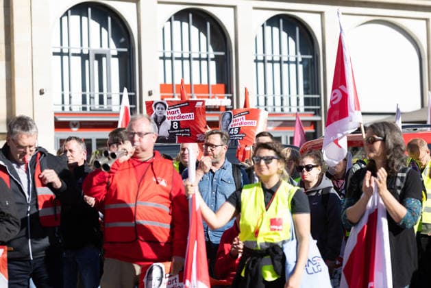 Protest Against Social Welfare Cuts in Erfurt, September 26, 2026. In Erfurt, Thuringia, several thousand people protested against the government’s plans to dismantle the welfare state. Among them were workers from the nursing, healthcare, and social services sectors. 26092026_ppb-11