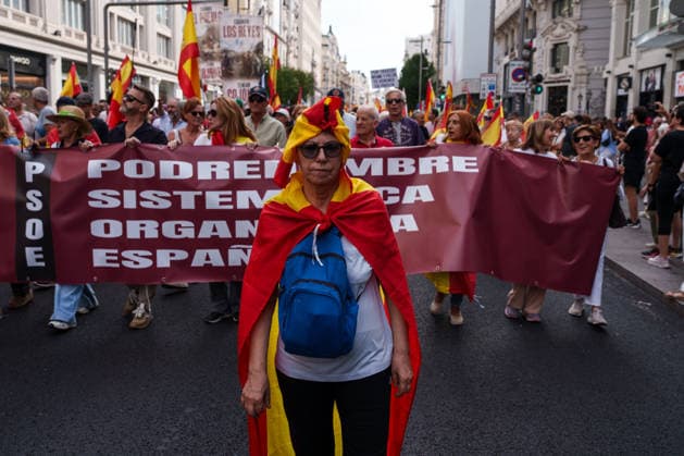 March in Madrid to Support Ceuta and Melilla and Demand Elections: A large crowd gathered during a demonstration to express support for Ceuta and demand that general elections be held on September 26, 2026, in Madrid, Spain. The demonstration was organized by Sociedad Civil Espanola (SCE), which brings together more than 150 civil society organizations, under the slogan For the Dignity of Spain: Second March for Dignity—Elections Now! In Defense of Spain! With Ceuta and Melilla ’ SEPTEMBER 26, 2026 DEMONSTRATION Madrid, Spain  Copyright: xMatiasxChiofalox 7801392