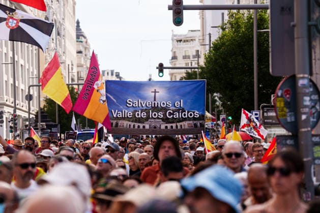 March in Madrid to Support Ceuta and Melilla and Demand Elections Numerous people carry a banner reading Save the Valley of the Fallen during a demonstration to express support for Ceuta and demand general elections, on September 26, 2026, in Madrid, Spain. The rally was organized by Sociedad Civil Espanola (SCE), which brings together more than 150 civil society organizations, under the slogan For the Dignity of Spain: II March for Dignity—Elections Now! In Defense of Spain! With Ceuta and Melilla ’ SEPTEMBER 26, 2026 RALLY Madrid, Madrid, Spain  Copyright: xMatiasxChiofalox 7801408