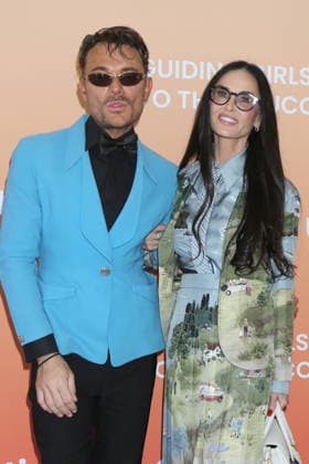 September 25, 2026, Los Angeles, Ca, USA: LOS ANGELES - SEP 25: Dimitris Giannetos, Demi Moore at the 2026 Step Up Inspiration Awards at the Skirball Cultural Center on September 25, 2026 in Los Angeles, CA Los Angeles USA  - ZUMAnc22 20260925_zaa_nc22_013 Copyright: xKathyxHutchinsx