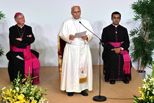 IPA88989806 - France, Paris, Vatican, September 26, 2026 Pope Leo XIV meets with members of the Provincial Synodal Assembly, catechumens, and neophytes at the Catholic Institute of Paris during his apostolic journey to France. Photo by ALESSIA GIULIANI Catholic Press Photo  Copyright: xALESSIAxGIULIANI xCatholicxPressxPhotox xx IPA88989806