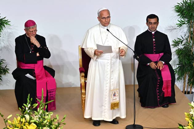 IPA88989808 - France, Paris, Vatican, September 26, 2026 Pope Leo XIV meets with members of the Provincial Synodal Assembly, catechumens, and neophytes at the Catholic Institute of Paris during his apostolic journey to France. Photo by ALESSIA GIULIANI Catholic Press Photo  Copyright: xALESSIAxGIULIANI xCatholicxPressxPhotox xx IPA88989808