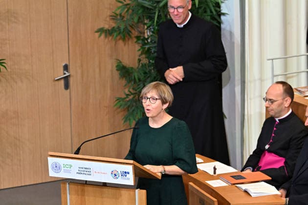 IPA88989810 - France, Paris, Vatican, September 26, 2026 Pope Leo XIV meets with members of the Provincial Synodal Assembly, catechumens, and neophytes at the Catholic Institute of Paris during his apostolic journey to France. Photo by ALESSIA GIULIANI Catholic Press Photo  Copyright: xALESSIAxGIULIANI xCatholicxPressxPhotox xx IPA88989810