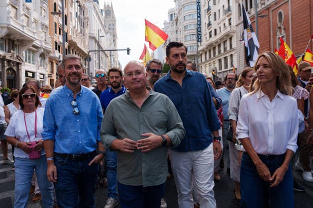March in Madrid to Support Ceuta and Melilla and Demand Elections PP Secretary-General Miguel Tellado 2i during a demonstration to express support for Ceuta and demand general elections on September 26, 2026, in Madrid, Spain. The rally was organized by Sociedad Civil Espanola (SCE), which brings together more than 150 civil society organizations, under the slogan For the Dignity of Spain: II March for Dignity—Elections Now! In Defense of Spain! With Ceuta and Melilla ’ SEPTEMBER 26, 2026 RALLY Madrid, Madrid, Spain  Copyright: xMatiasxChiofalox 7801414