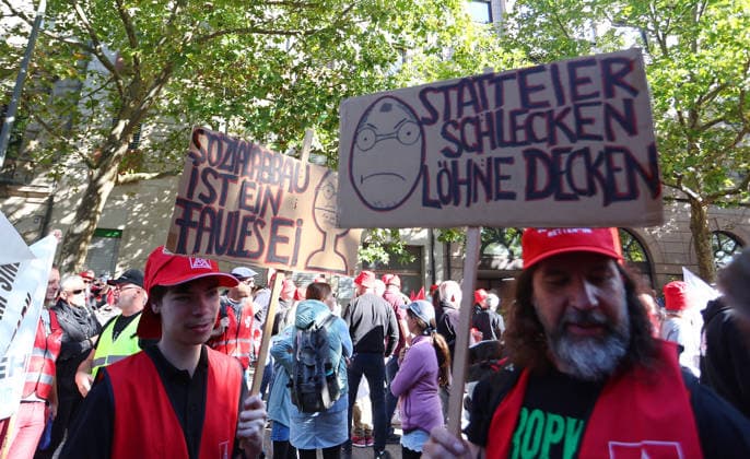 Politics, Demonstration against the labor reform in Germany Demonstration against the labor reform in Nuremberg , Bayern , Germany . September 26th, 2026 Photo by Davide Elias Copyright: xDavidexEliasx