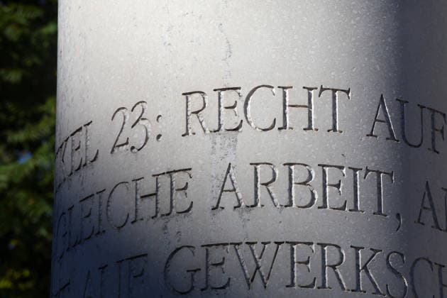 September 26, 2026, Nuremberg, Bayern, Germany: Demonstration against the labor reform . One column features an article of the Constitution dedicated to labor in Nuremberg , Bayern , Germany . September 26th, 2026 Nuremberg Germany  - ZUMAe140 20260926_zip_e140_002 Copyright: xDavidexEliasx