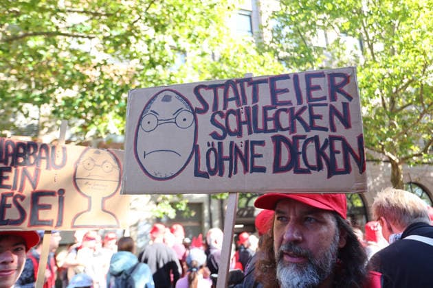 September 26, 2026, Nuremberg, Bayern, Germany: Demonstration against the labor reform in Nuremberg , Bayern , Germany . September 26th, 2026 Nuremberg Germany  - ZUMAe140 20260926_zip_e140_016 Copyright: xDavidexEliasx