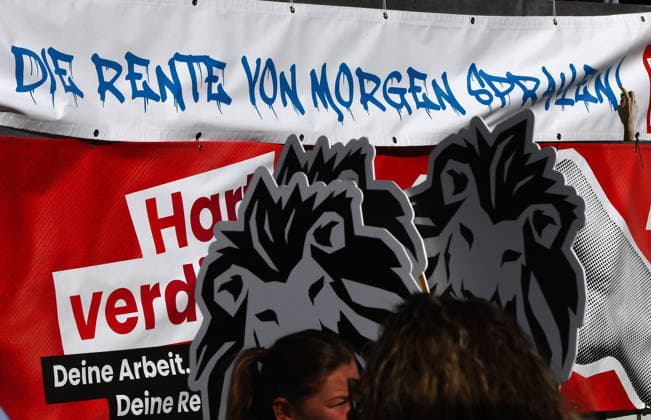September 26, 2026, Nuremberg, Bayern, Germany: Demonstration against the labor reform in Nuremberg , Bayern , Germany . September 26th, 2026 Nuremberg Germany - ZUMAe140 20260926_zip_e140_004 Copyright: xDavidexEliasx