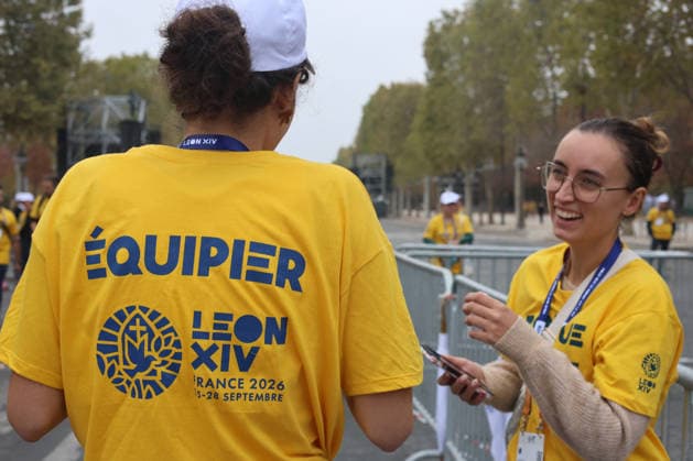 September 26, 2026, Paris, Rome, France: Volunteers work ahead of the Pope s Mass celebration at Place de la Concorde, Paris, September 26, 2026. Paris France  - ZUMAa289 20260926_zia_a289_001 Copyright: xPierrexTeyssotx xAgfx