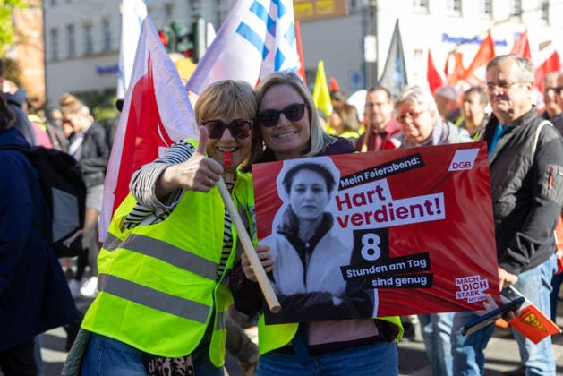 Protest Against Social Welfare Cuts in Erfurt, September 26, 2026. In Erfurt, Thuringia, several thousand people protested against the government’s plans to dismantle the welfare state. Among them were workers from the nursing, healthcare, and social services sectors. 26092026_ppb-18