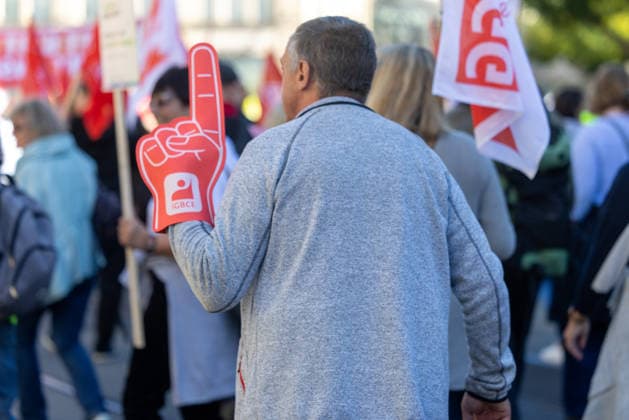 Protest Against Social Welfare Cuts in Erfurt, September 26, 2026. In Erfurt, Thuringia, several thousand people protested against the government s plans to dismantle the welfare state. Among them were workers from the nursing, healthcare, and social services sectors. 26092026_ppb-31