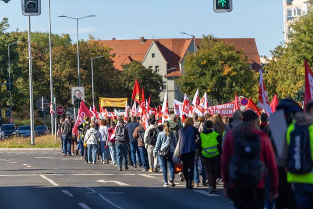 Protest Against Social Welfare Cuts in Erfurt, September 26, 2026 In Erfurt, Thuringia, several thousand people protested against the government’s plans to dismantle the welfare state. Among them were employees from the nursing, healthcare, and social services sectors. 26092026_ppb-49