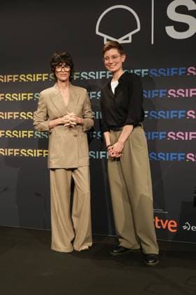 Paz Vega presents the Feroz Zinemaldia award to the film El Debut at the San Sebastian Film Festival, Saturday, September 26, 2026 Cordon Press 