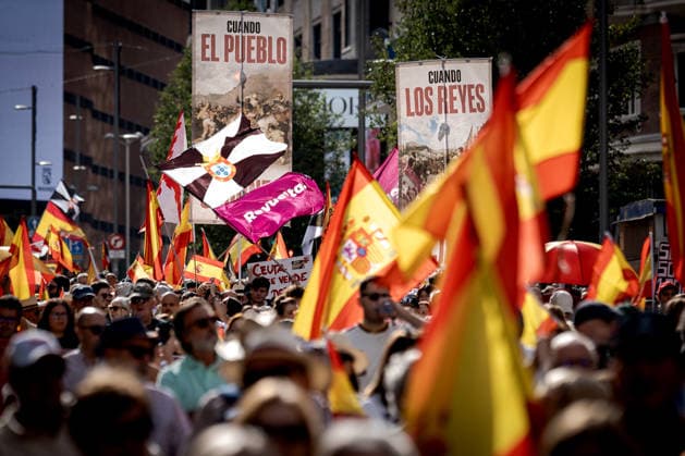 Protest in central Madrid against Prime Minister Pedro Sanchez MADRID, SPAIN - SEPTEMBER 26: Thousands of people march through central Madrid calling for the resignation of Spanish Prime Minister Pedro Sanchez and demanding an early general election, while protesting the government’s handling of the ongoing migration crisis in Ceuta, Spain, on September 26, 2026. Diego Radames Anadolu Madrid Spain. Editorial use only. Please get in touch for any other usage.  Copyright: x2026xAnadoluxDiegoxRadamesx