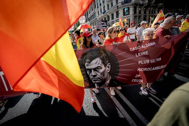 Protest in central Madrid against Prime Minister Pedro Sanchez MADRID, SPAIN - SEPTEMBER 26: Thousands of people march through central Madrid calling for the resignation of Spanish Prime Minister Pedro Sanchez and demanding an early general election, while protesting the government’s handling of the ongoing migration crisis in Ceuta, Spain, on September 26, 2026. Diego Radames Anadolu Madrid Spain. Editorial use only. Please get in touch for any other usage.  Copyright: x2026xAnadoluxDiegoxRadamesx