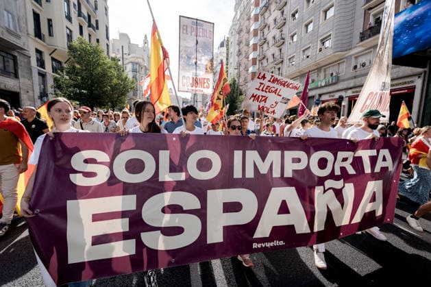 Protest in central Madrid against Prime Minister Pedro Sanchez MADRID, SPAIN - SEPTEMBER 26: Thousands of people march through central Madrid calling for the resignation of Spanish Prime Minister Pedro Sanchez and demanding an early general election, while protesting the government’s handling of the ongoing migration crisis in Ceuta, Spain, on September 26, 2026. Diego Radames Anadolu Madrid Spain. Editorial use only. Please get in touch for any other usage.  Copyright: x2026xAnadoluxDiegoxRadamesx