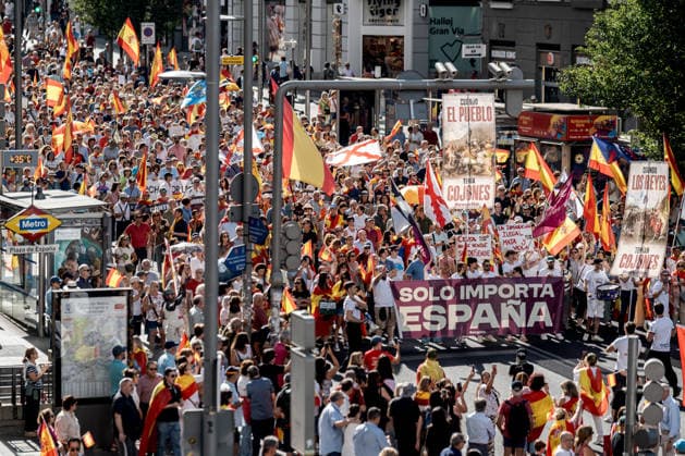 Protest in central Madrid against Prime Minister Pedro Sanchez MADRID, SPAIN - SEPTEMBER 26: Thousands of people march through central Madrid calling for the resignation of Spanish Prime Minister Pedro Sanchez and demanding an early general election, while protesting the government’s handling of the ongoing migration crisis in Ceuta, Spain, on September 26, 2026. Diego Radames Anadolu Madrid Spain. Editorial use only. Please get in touch for any other usage.  Copyright: x2026xAnadoluxDiegoxRadamesx