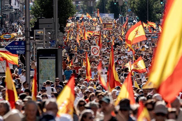 Protest in central Madrid against Prime Minister Pedro Sanchez MADRID, SPAIN - SEPTEMBER 26: Thousands of people march through central Madrid calling for the resignation of Spanish Prime Minister Pedro Sanchez and demanding an early general election, while protesting the government’s handling of the ongoing migration crisis in Ceuta, Spain, on September 26, 2026. Diego Radames Anadolu Madrid Spain. Editorial use only. Please get in touch for any other usage.  Copyright: x2026xAnadoluxDiegoxRadamesx