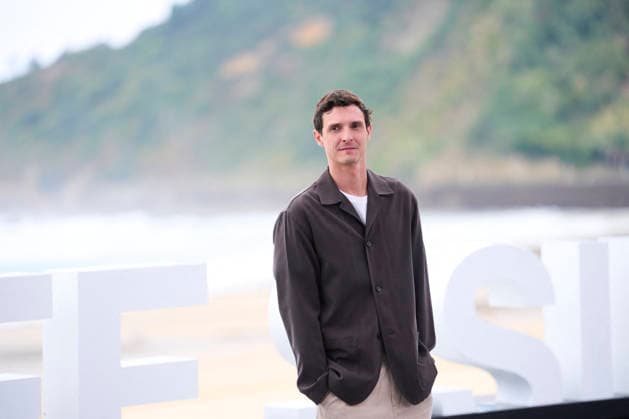 San Sebastian - Le Faux Soir Photocal Julien Frison attended Le Faux Soir Photocall during 74th San Sebastian International Film Festival at Kursaal Palace on September 26, 2026 in Donostia San Sebastian, Spain Photo by ABACAPRESS.COM San Sebastian Euskadi Spain  Copyright: xABACAx