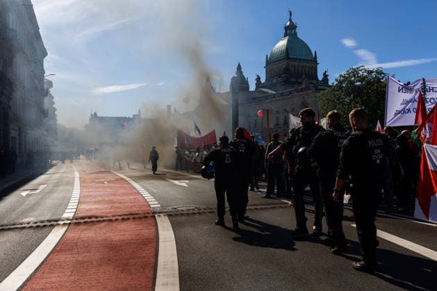 September 26, 2026, Leipzig, Saxony, Germany: Demonstrators participate in an UnkoÂ¼rzbar rally in Leipzig, Germany, on September 26, 2026, protesting cuts to social services and calling for the protection of social welfare and public services. The demonstration brought together protesters carrying banners, placards and flags as they marched through the city. Speakers and participants addressed issues including social welfare, public spending, employment, pensions, healthcare and the future of public services. The rally was part of the UnkoÂ¼rzbar campaign, which mobilizes against cuts to social services and public-sector provision in Germany. Leipzig Germany - ZUMAc291 20260926_zip_c291_013 Copyright: xMariaxCastrox