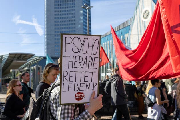 September 26, 2026, Leipzig, Saxony, Germany: Demonstrators participate in an UnkoÂ¼rzbar rally in Leipzig, Germany, on September 26, 2026, protesting cuts to social services and calling for the protection of social welfare and public services. The demonstration brought together protesters carrying banners, placards and flags as they marched through the city. Speakers and participants addressed issues including social welfare, public spending, employment, pensions, healthcare and the future of public services. The rally was part of the UnkoÂ¼rzbar campaign, which mobilizes against cuts to social services and public-sector provision in Germany. Leipzig Germany  - ZUMAc291 20260926_zip_c291_015 Copyright: xMariaxCastrox