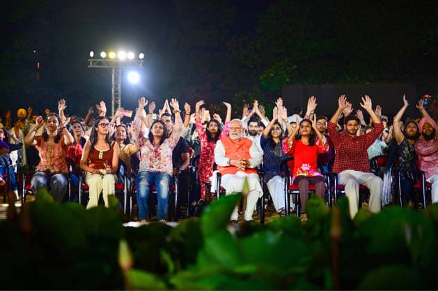 RECORD DATE NOT STATED PM Modi attends Bhajan Clubbing on Pandit Deendayal Upadhyaya s birth anniversary New Delhi, Sep 26 (ANI): Prime Minister Narendra Modi attends Bhajan Clubbing on the occasion of Bharatiya Jana Sangh leader Pandit Deendayal Upadhyaya s birth anniversary, at Deen Dayal Upadhyaya Park, in New Delhi on Friday. (Narendra Modi Photo Gallery ANI Photo) NEW DELHI Delhi India Copyright: xANIx ANI_20260926024