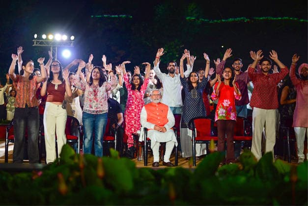 RECORD DATE NOT STATED PM Modi attends Bhajan Clubbing on Pandit Deendayal Upadhyaya s birth anniversary New Delhi, Sep 26 (ANI): Prime Minister Narendra Modi attends Bhajan Clubbing on the occasion of Bharatiya Jana Sangh leader Pandit Deendayal Upadhyaya s birth anniversary, at Deen Dayal Upadhyaya Park, in New Delhi on Friday. (Narendra Modi Photo Gallery ANI Photo) NEW DELHI Delhi India Copyright: xANIx ANI_20260926031