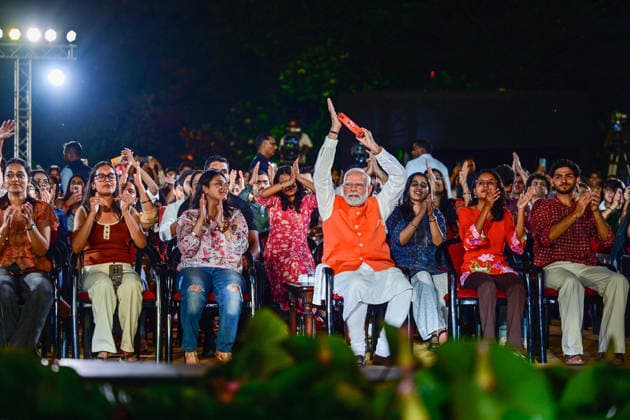 RECORD DATE NOT STATED PM Modi attends Bhajan Clubbing on Pandit Deendayal Upadhyaya s birth anniversary New Delhi, Sep 26 (ANI): Prime Minister Narendra Modi attends Bhajan Clubbing on the occasion of Bharatiya Jana Sangh leader Pandit Deendayal Upadhyaya s birth anniversary, at Deen Dayal Upadhyaya Park, in New Delhi on Friday. (Narendra Modi Photo Gallery ANI Photo) NEW DELHI Delhi India Copyright: xANIx ANI_20260926042