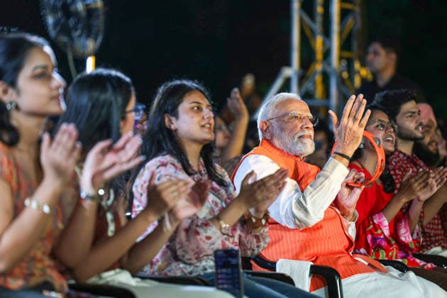 RECORD DATE NOT STATED PM Modi attends Bhajan Clubbing on Pandit Deendayal Upadhyaya s birth anniversary New Delhi, Sep 26 (ANI): Prime Minister Narendra Modi attends Bhajan Clubbing on the occasion of Bharatiya Jana Sangh leader Pandit Deendayal Upadhyaya s birth anniversary, at Deen Dayal Upadhyaya Park, in New Delhi on Friday. (Narendra Modi Photo Gallery ANI Photo) NEW DELHI Delhi India Copyright: xANIx ANI_20260926044