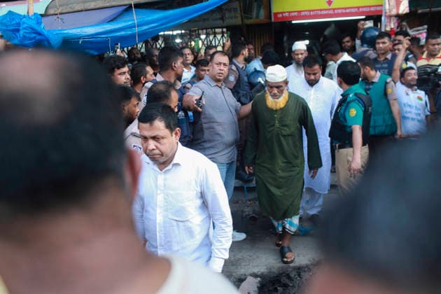 September 26, 2026, Dhaka, Dhaka, Bangladesh: Police detain more than 100 people from the headquarters of the Jatiya Samajtantrik Dal (JSD) in Dhaka, Bangladesh, on September 26, 2026, on suspicion of being leaders and activists of the Awami League, whose activities are currently banned in Bangladesh. Dhaka Bangladesh  - ZUMAj163 20260926_zip_j163_027 Copyright: xAbuxSufianxJewelx