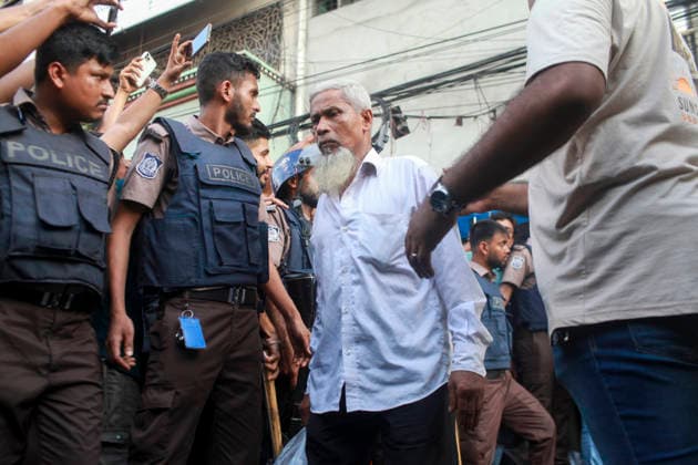 September 26, 2026, Dhaka, Dhaka, Bangladesh: Police detain more than 100 people from the headquarters of the Jatiya Samajtantrik Dal (JSD) in Dhaka, Bangladesh, on September 26, 2026, on suspicion of being leaders and activists of the Awami League, whose activities are currently banned in Bangladesh. Dhaka Bangladesh - ZUMAj163 20260926_zip_j163_026 Copyright: xAbuxSufianxJewelx