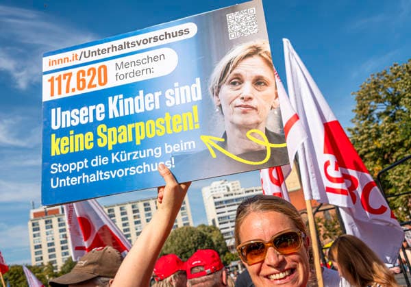 Social protests organized by the DGB EUR, Germany, Berlin, September 26, 2026 There’s Enough for Everyone, and Merz Must Go —posters, banners, and slogans against the federal government’s cuts to social benefits. Cutting Social Benefits —nationwide social protests organized by the DGB and its member unions under the slogan You’ve Earned It: Your Work, Your Health, Your Pension
