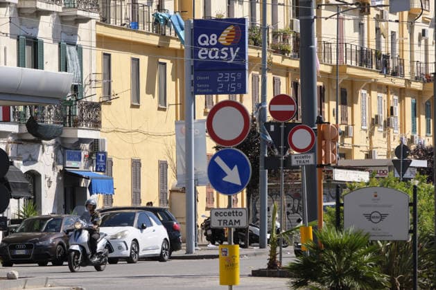 Protest over high gas prices and auto liability insurance in Italy NAPLES, ITALY - SEPTEMBER 26: This picture shows a petrol station price sign during a protest calling for more fairness in the auto liability insurance sector and concrete measures to address high gas prices in Naples, Italy, on September 26, 2026. In recent days, the national average price at the pump had reached 2.155 euros per litre for gasoline and 2.335 euros for diesel. On the highway network, prices had risen to 2.245 and 2.414 euros per litre, respectively, according to data from the Mimit Fuel Price Observatory. Eliano Imperato Anadolu Naples Italy. Editorial use only. Please get in touch for any other usage.  Copyright: x2026xAnadoluxElianoxImperatox