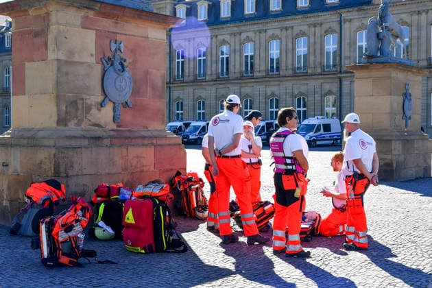 Deutschland, Baden-Wuerttemberg, Stuttgart 26.09.2026, Deutschland, GER, Baden-Wuerttemberg, Stuttgart, im Bild Themenbild, Kundgebung, Schlossplatz in Stuttgart, Hart verdient, Deine Arbeit, Deine Gesundheit, Deine Rente, Abbau sozialer Leistungen, Demonstration Stuttgart, Demo Stuttgart, Stuttgart Demonstration, Stuttgart Demo heute, Demonstration Stuttgart heute, Demo 26.09.2026, Demonstration 26.09.2026, Protest Stuttgart, Proteste, Stuttgart, Kundgebung, Stuttgart, Schlossplatz Stuttgart, Demo, Schlossplatz, Stuttgart, Baden-Württemberg, Deutschland, Sozialabbau, gegen Sozialabbau, Protest gegen Sozialabbau, Demo gegen Sozialabbau, Sozialstaat, Sozialstaat schützen, Sozialstaat verteidigen, soziale Gerechtigkeit, soziale Sicherheit, Deutschland, Baden-Wuerttemberg, Stuttgart, Demo, 26.09.2026-46