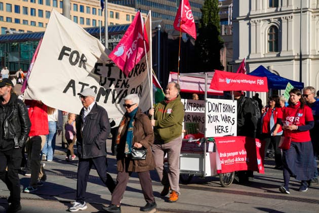 Joint Day of Action Against U.S. Bases in the Nordic Countries, Oslo, September 26, 2026. Peace and solidarity organizations gathered at Jernbanetorget on Saturday to protest U.S. military bases in the Nordic countries. Other demonstrations took place in Trondheim, Bergen, and Tromsø. Photo by Javad M. Parsa, NTB, Oslo, Norway, fsOjiT6nBOc. EDITORIAL USE ONLY. Ref: POLfsOjiT6nBOc.jpg  Copyright: xJavadxM.xParsax xNTBx