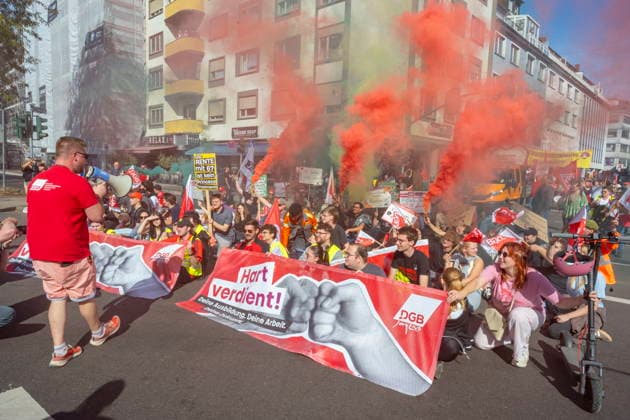 Thousands of demonstrators joined the German Trade Union Federation’s march in Saarbrücken and other cities on Saturday, September 26, 2026. The federal government’s reform agenda is not without controversy among the public. Most recently, the CDU’s historically poor results in the state elections were also bub