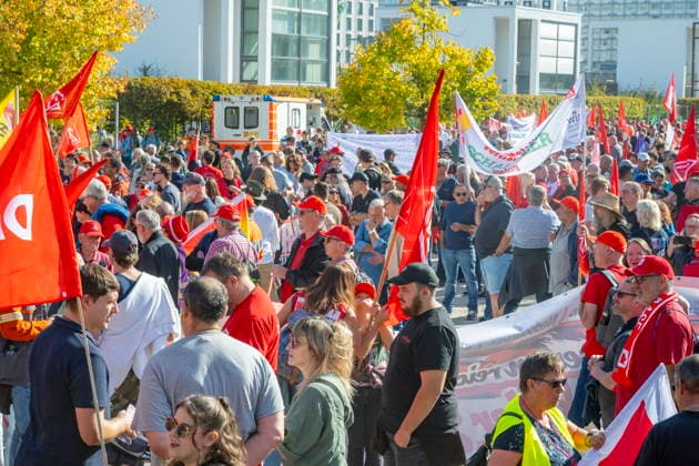 Thousands of demonstrators joined the German Trade Union Federation’s march in Saarbrücken and other cities on Saturday, September 26, 2026. The federal government’s reform agenda is not without controversy among the public. Most recently, the CDU’s historically poor results in the state elections were also bub
